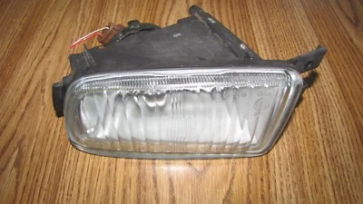 LEXUS GS300 LUZ ANTINIEBLA con cápsula amarilla LH 1998-2005 OEM DRIVER Foto 1 de 4