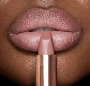 NEU Charlotte Tilbury Pillow Talk Matte Revolution feuchtigkeitsspendender Lippenstift Nude Pink - Bild 1 von 5