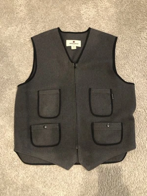 Woolrich Wool ZIP Vest /Charcoal Gray Vintage 4 Pockets Men’s Size Large - Image 1 of 4