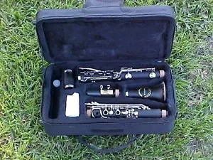 CLARINET-BANKRUPTCY SALE-NEW INTERMEDIATE CONCERT BAND CLARINETS-W/ YAMAHA PADS - Picture 1 of 7