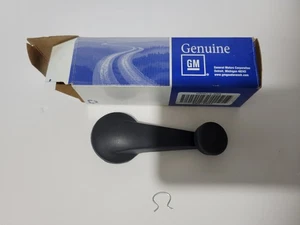 1994-1997 S10 Front Window Crank Black Metal 15647685 GM1354107 Oem NOS - Picture 1 of 3