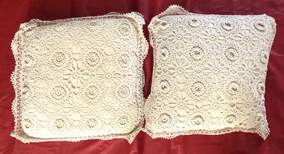 "Par de almohadas de encaje de ganchillo de colección Grannycore Cottagecore 14"" cuadradas" Foto 1 de 4