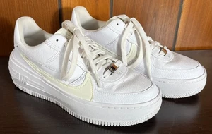 Size 7.5 - Nike Air Force 1 PLT.AF.ORM Triple White Womens Sneakers - EXCELLENT - Picture 1 of 9
