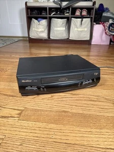 Quasar VHQ-940 Omnivision 4-Head VCR VHS Player Recorder - No Remote - Picture 1 of 11