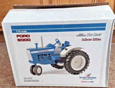 NIB Scale Models Ford 8000 1/16 Scale Farm Show 2004 Model Tractor  - Image 1 of 4