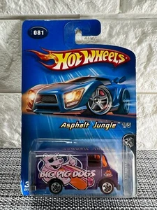 Hot Wheels Asphalt Jungle 1/5 Combat Ambulance 2005 #081 Purple - Picture 1 of 4