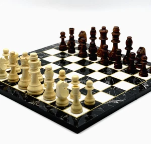 Juego de tablero de ajedrez y ajedrez de madera con patrón de mármol negro con piezas de ajedrez de madera - Imagen 1 de 11
