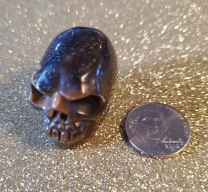 Piedra curativa natural ojo de tigre calavera de 1,5" esqueleto de Reiki Halloween - Imagen 1 de 2