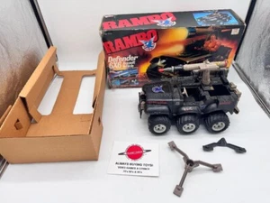 Defender 1986 6x6 completo con caja e inserto vehículo Rambo Coleco de colección - Imagen 1 de 4