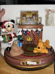 Bradford Exchange Disney The Stockings Were Hung w/ Santa Mickey Mouse Sculpture - Picture 1 of 8