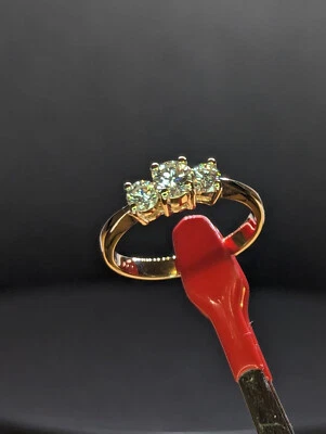 Anel de ouro amarelo 14 quilates diamante natural de três pedras 0,57 ct tamanho P 1/2 3,26 g (022) - Imagem 1 de 4