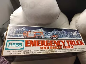 Brand New 2005 Hess Oil Co Emergency Fire Truck Rescue Vehicle Lights & Sounds - Picture 1 of 4