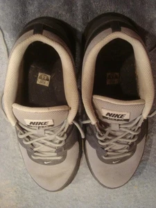 2013 MEN'S NIKE AIR 1 TR CROSS TRAING SHOES - GRAY & BLACK (SIZE - 9 1/2) - Picture 1 of 9