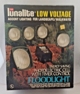 TORO LOW VOLTAGE ACCENT LIGHTNING FOR LANDSCAPE/WALKWAYS PHOTOELECTRIC FLOODLIGH - Picture 1 of 10