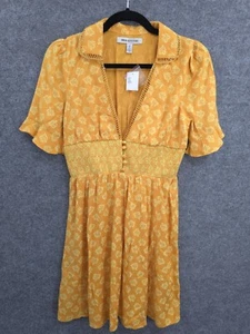 Urban Outfitters Dress Womens Small Fit & Flare V-Neck Short Sleeve Yellow NEW - Picture 1 of 16