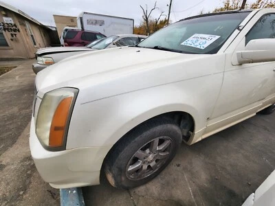2004 2005 2006 2007 CADILLAC SRX LEFT DRIVER FENDER WHITE - Image 1 of 2