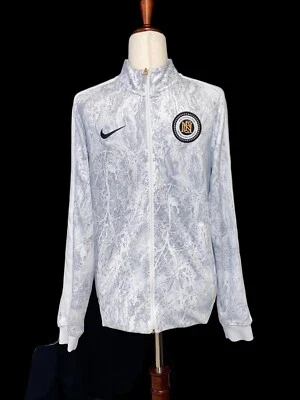 Raro NIKE FC N98 AOP GFX Chaqueta de Seguimiento Ropa Talla S 642424-100 Blanco Foto 1 de 4