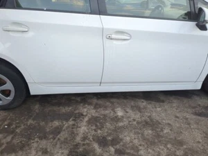 FALDA LADO CONDUCTOR TOYOTA PRIUS 2011-2015 BLANCA - Imagen 1 de 4