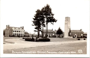 Postal con foto real de las residencias de oficiales de la sede de la división RPPC Fort Lewis WA - Imagen 1 de 2