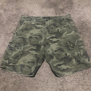 American Eagle Next Level Flex Camo Cargo Shorts Men’s Size 36 Army Baggy - Picture 1 of 11