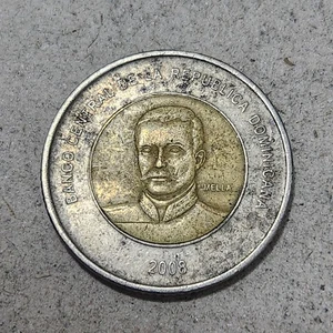 DOMINICAN REPUBLIC 🇩🇴 TEN (10) PESOS COIN 2008 - Picture 1 of 2