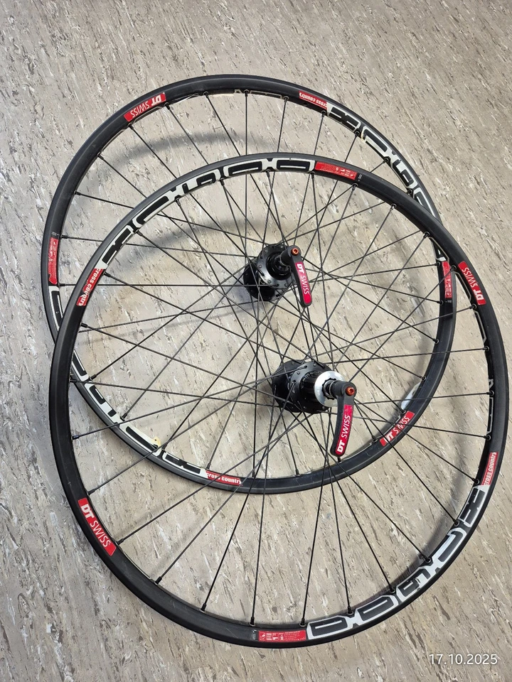 Laufradsatz 26 Zoll DTSwiss X1600 6-Loch - Bild 1 von 4