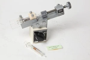 Microinyector de jeringa Narishige IM-4B - funciona bien - Imagen 1 de 3