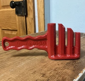 Old INTERNATIONAL HARVESTER CO. IHC Cast Iron Chain Breaker Tool Q-5027 Antique - Picture 1 of 10