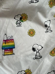 Berkshire Peanuts Snoopy Sunflowers Rainbow Doghouse Twin Fitted Sheet Material - Picture 1 of 1