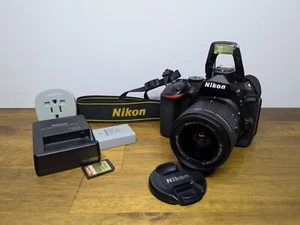 Nikon D5600 24.2MP DSLR Camera + 18-55mm VR Lens Bundle - Great Condition! - Picture 1 of 16