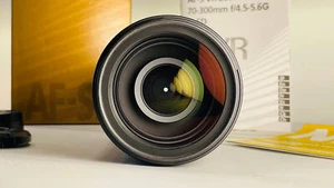 Nikon Nikkor Lens AF-S VR Zoom-Nikkor 70-300mm f/4.5-5.6G Mint condition - Picture 1 of 5