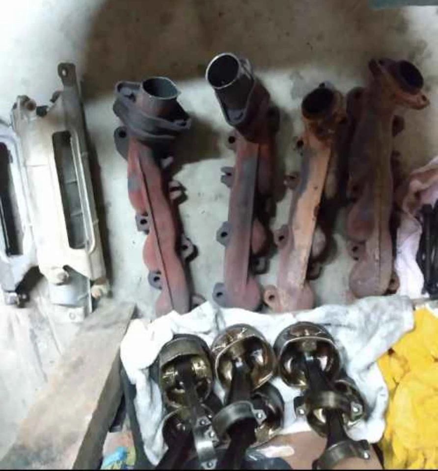 Colectores de escape Hemi 5,7 originales Mopar Parts Factory Foto 1 de 1