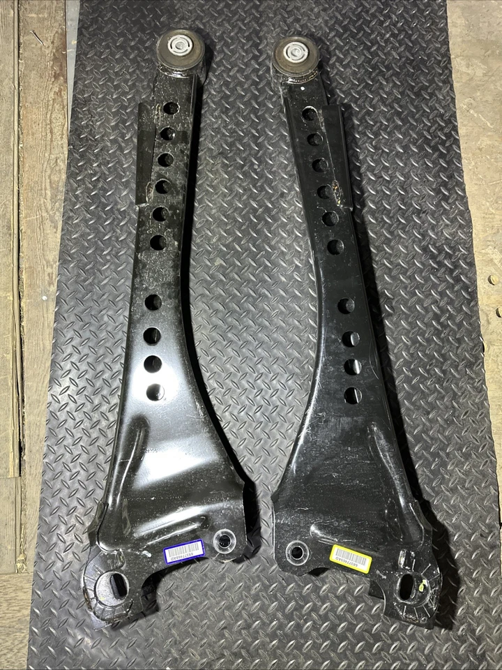 Par de brazos de radio delanteros izquierdo derecho Ram 2500 3500 2013-2025 OEM despegue Foto 1 de 4