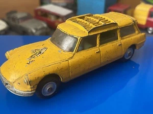 Corgi Toys No.436 Citroen ID19 Safari Wildlife Preservation Estate Car (1963) - Picture 1 of 4