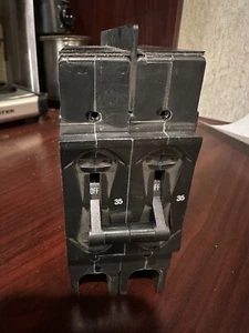 Airpax 35 Amp Circuit Breaker I Cummins P/N: 0320-1689-55 - Picture 1 of 3