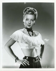 EVELYN AKERS 8X10" FOTO #A3410 - Bild 1 von 1
