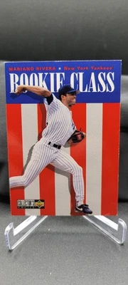 1996 Upper Deck Collector's Choice - Класс дебютантов Мариано Ривера No19 - Изображение 1 из 2