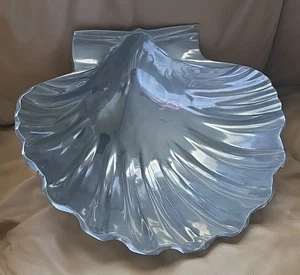 Silver Tone Metal Clam Shell Footed Bowl - Picture 1 of 4