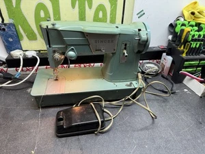 Vintage Singer 327k Schwerlast Nähmaschine Koffer WARTUNGSBEDÜRFTIG Ersatzteile Reparatur - Bild 1 von 15