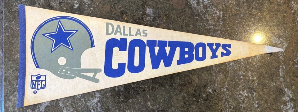 DALLAS COWBOYS 1960-70'S NFL FOOTBALL VINTAGE TWO BAR PENNANT - Image 1 of 1