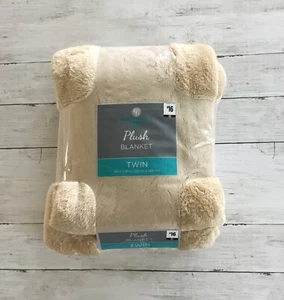 Comfort Bay Plush Blanket/Throw Tan Twin Size Very Soft Plush Cozy 60" X 90" - Picture 1 of 6
