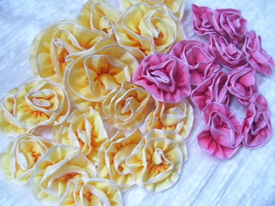 Lote de 25 Ombre Cinta Flores Millinería Cinta Trabajo Rosa Amarillos Muñecas Recién Nacidas Foto 1 de 3