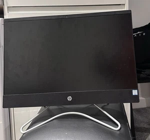 HP 200 G3 Intel Core i5-8250U All In One Desktop 8gb Ram 1TB HDD - Picture 1 of 6