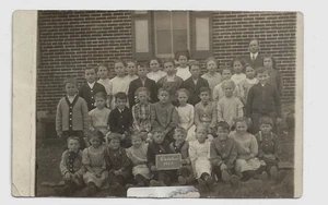 1912 Photo Congo PA Students & Schoolhouse Near Sassamansvillle Montgomery Co PA - Picture 1 of 3