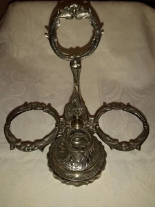 SERVITEUR  A CONDIMENTS EN METAL ARGENTE POINÇONNÉ  MONNOGRAME JBC POINCONS - Picture 1 of 8