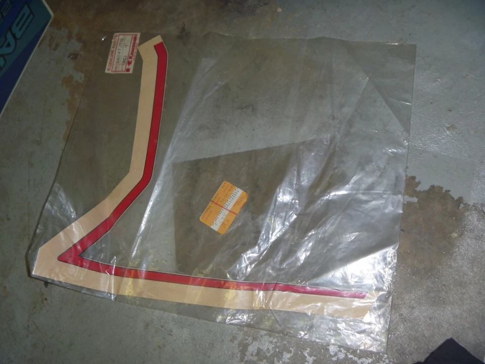 NUEVO NOS OEM 88 Kawasaki ZX750 750R Ninja diestro capucha superior calcomanía pegatina 56047-1719 Foto 1 de 1