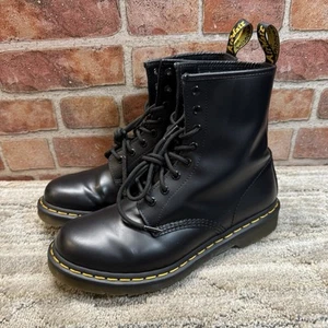 dr martens 1460 lace up boots Women’s Sz 9 - Picture 1 of 9