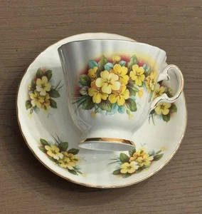 Royal Grafton Inglaterra ~ TAZA Y PLATILLO ~ Amarillo Floral Vintage - Imagen 1 de 19