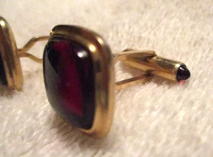 VINTAGE Krementz Gold Tone CUFFLINKS w/Dark RED CABACHON Stones - Picture 1 of 2