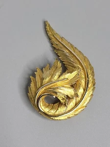 Vintage Gold Tone Leaf/ Feather Large Brooch. - Picture 1 of 4